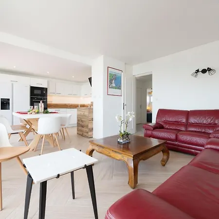 Appartement Superbe T3 De 70m2 Face à La